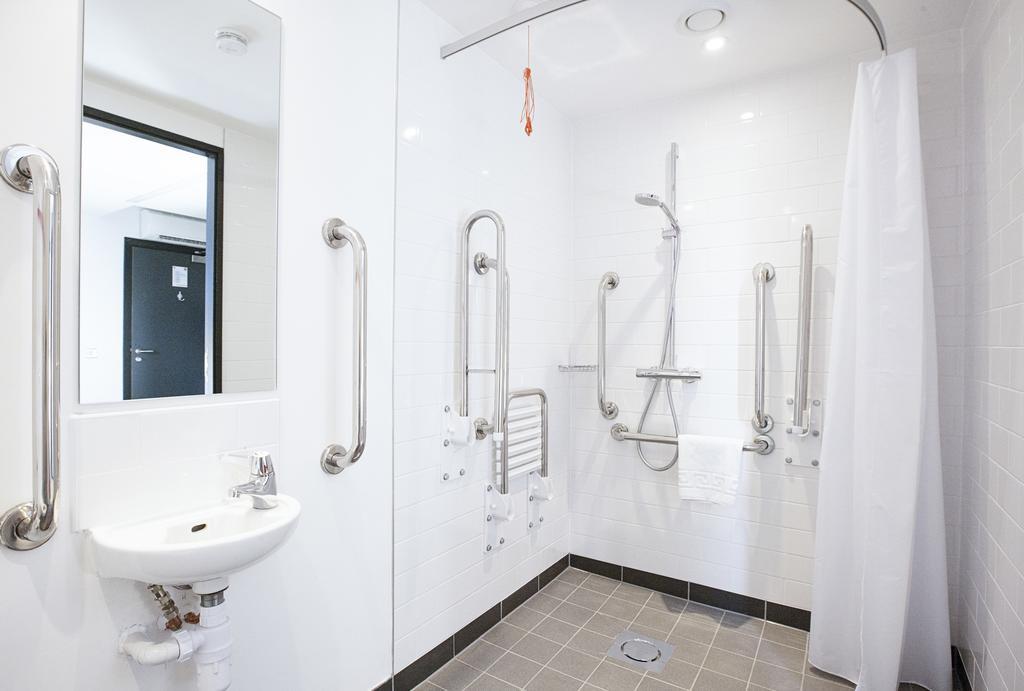 Tune Hotel Liverpool Luaran gambar