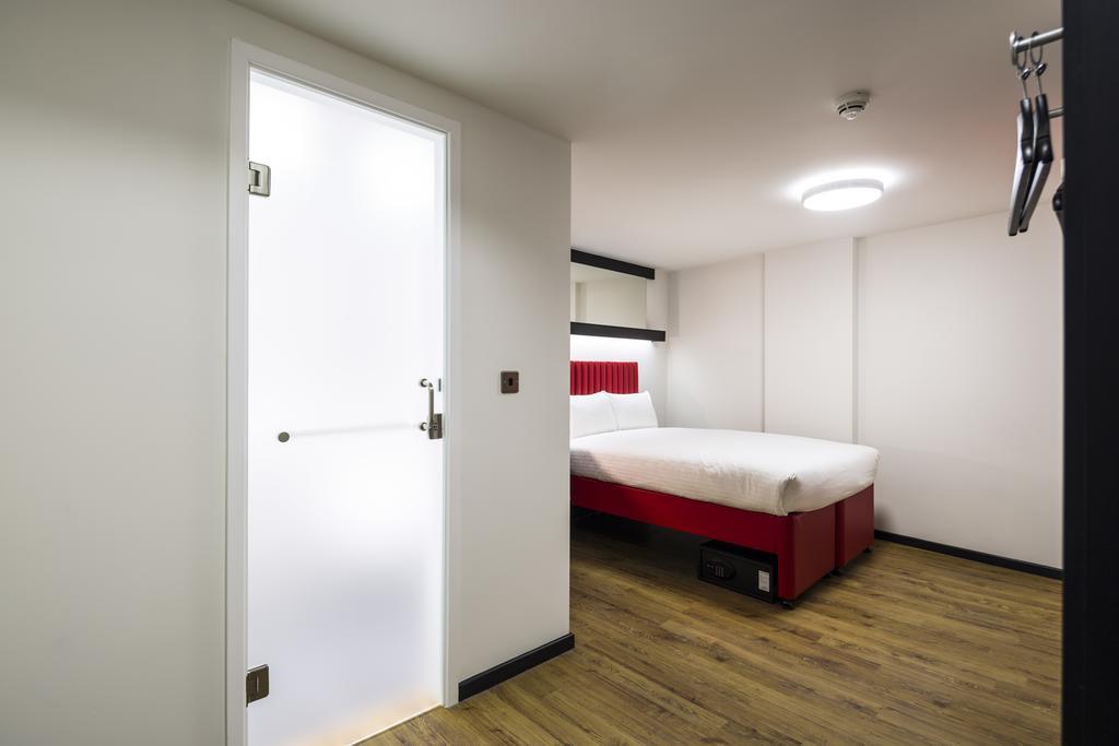 Tune Hotel Liverpool Luaran gambar
