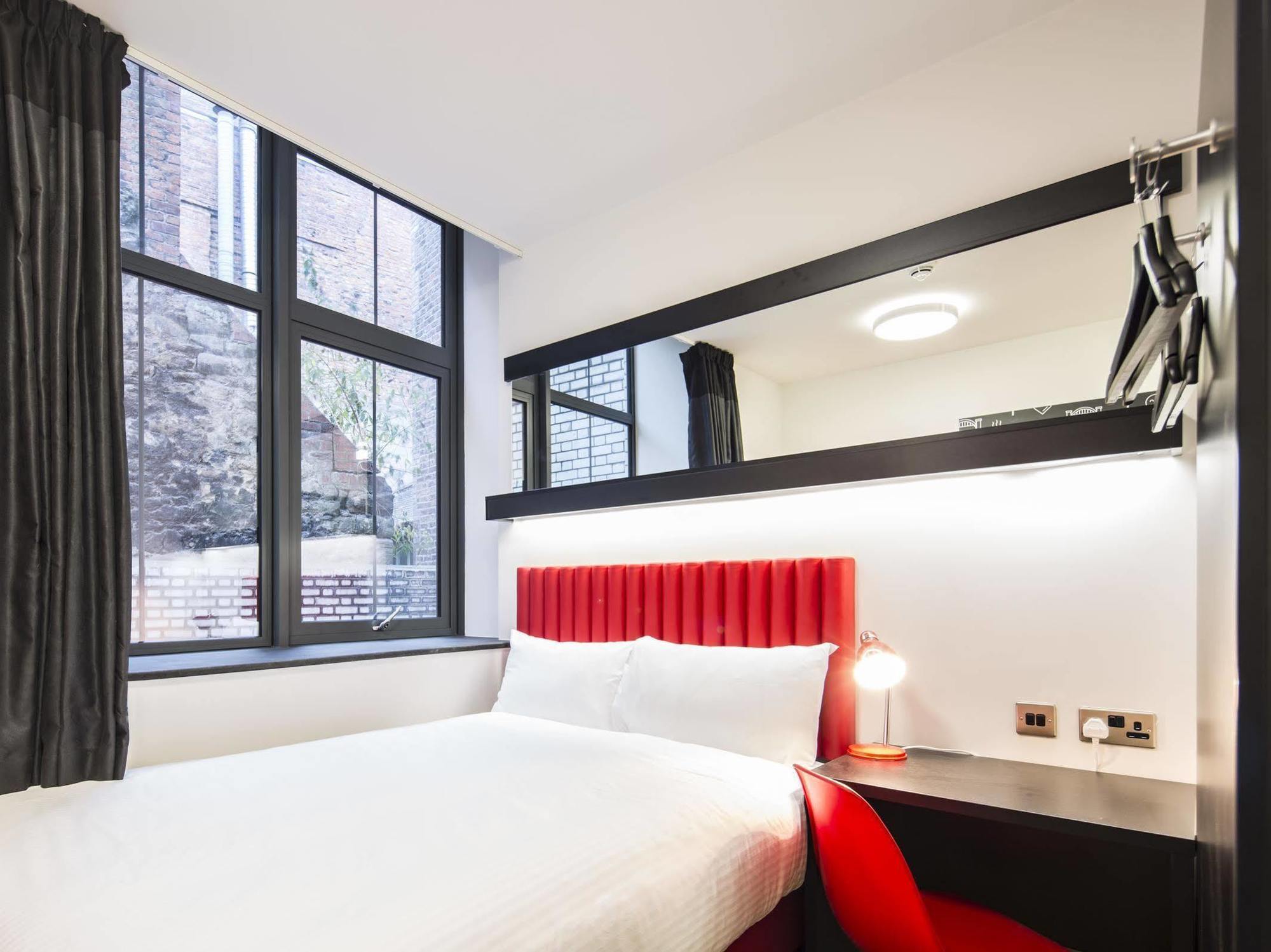 Tune Hotel Liverpool Luaran gambar