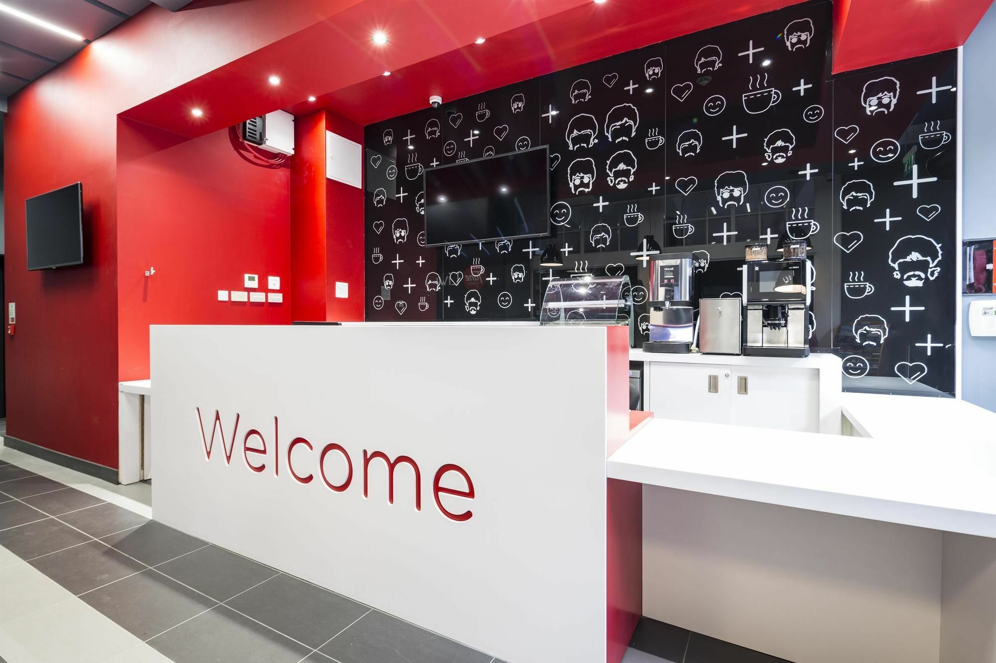 Tune Hotel Liverpool Luaran gambar