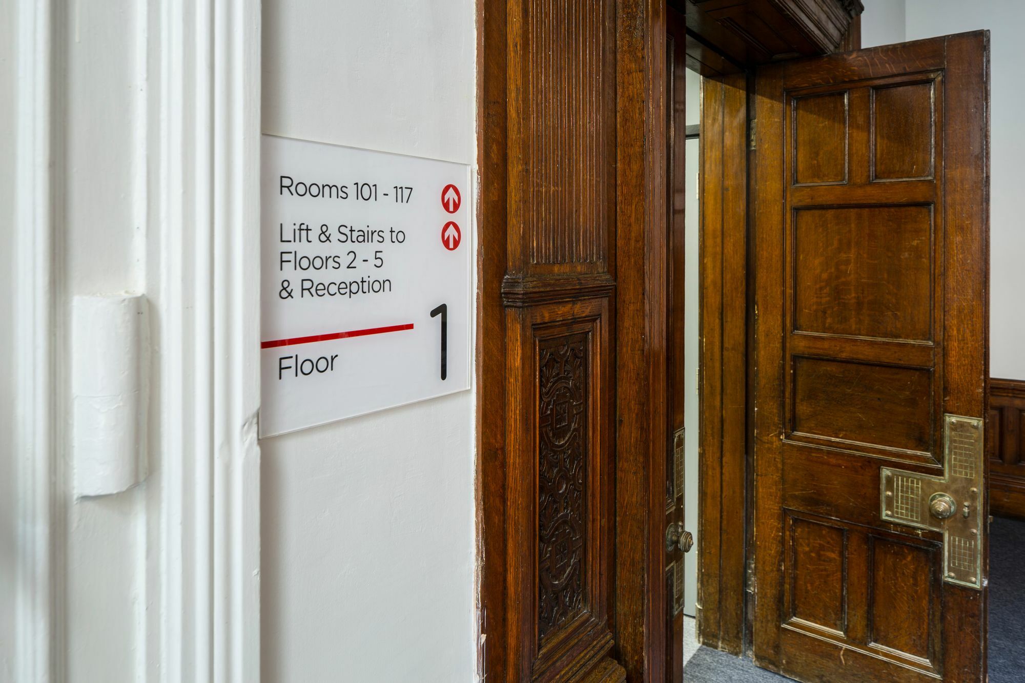 Tune Hotel Liverpool Luaran gambar