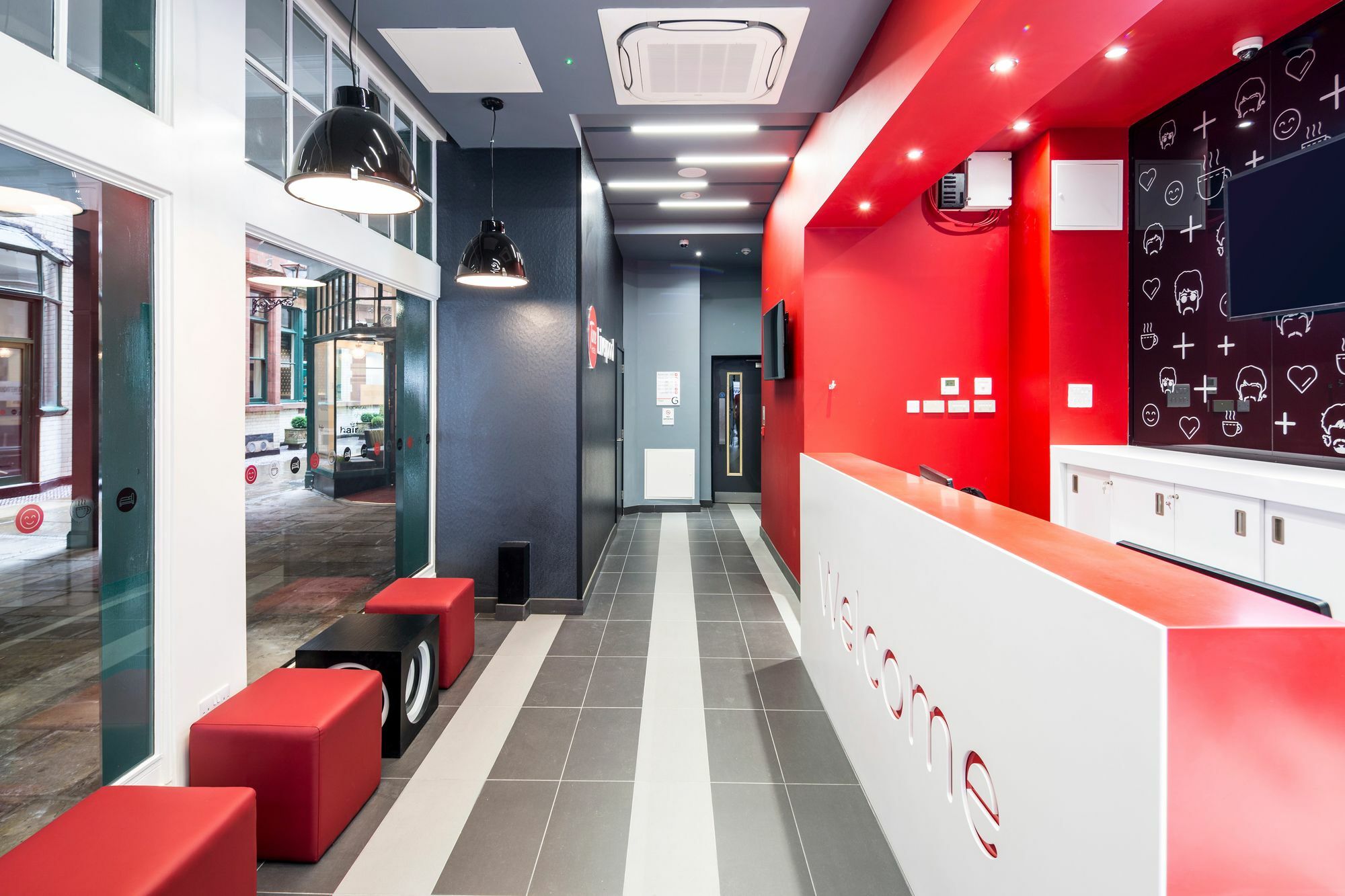 Tune Hotel Liverpool Luaran gambar